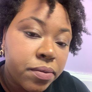 Meet your Posher, Candace